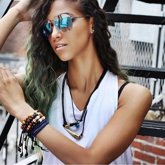 🧿 Meet your posher 🧿 - Picture 3 of 4